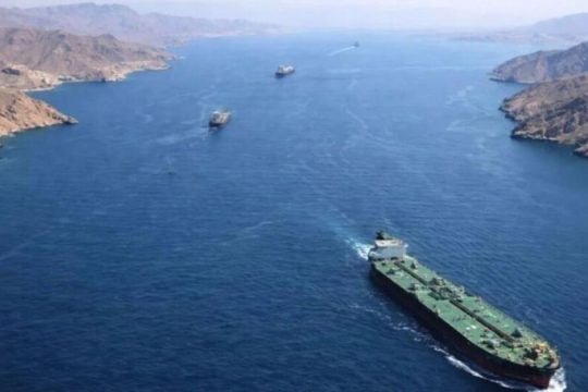 Καμία διέξοδος για τους εγκλωβισμένους ναυτικούς